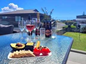 Hosts on the Coast - Home by the Sea, Whitianga